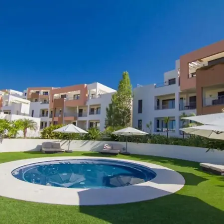 Pass The Keys Espectacular Penthouse Con Jacuzzi Privado * Марбелья
